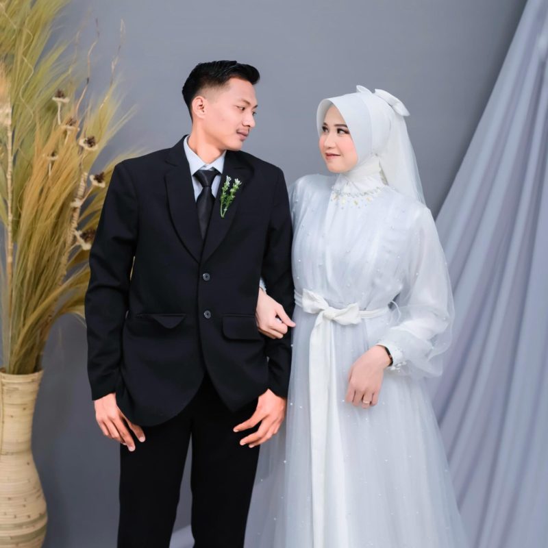 Assalamualaikum Wr. Wb. Untuk mengikuti Sunnah Rasul-Mu dalam rangka membentuk keluarga yang sakinah, mawaddah, warahmah. Maka ijinkanlah kami menikahkannya. Ya Allah perkenankan kami merangkaikan kasih sayang yang kau ciptakan diantara putra-putri kami.